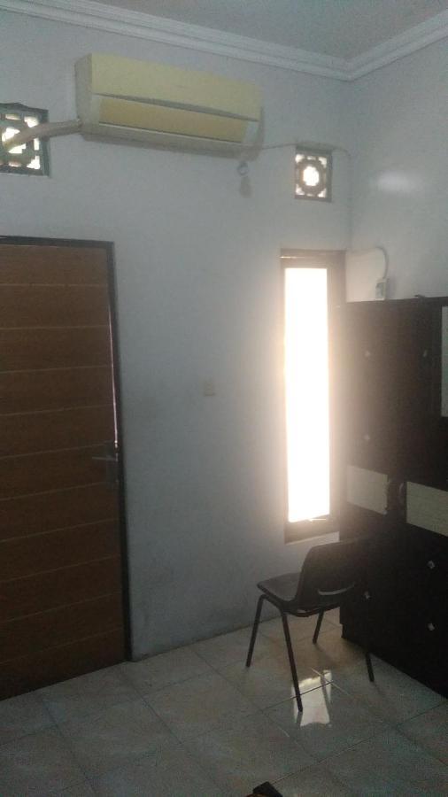 Kost Backpacker Hotel Сидоарджо Екстериор снимка