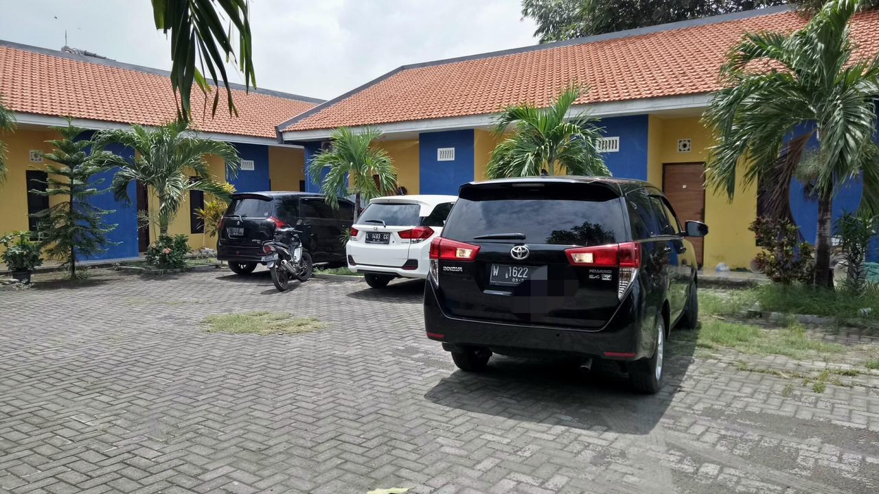 Kost Backpacker Hotel Сидоарджо Екстериор снимка